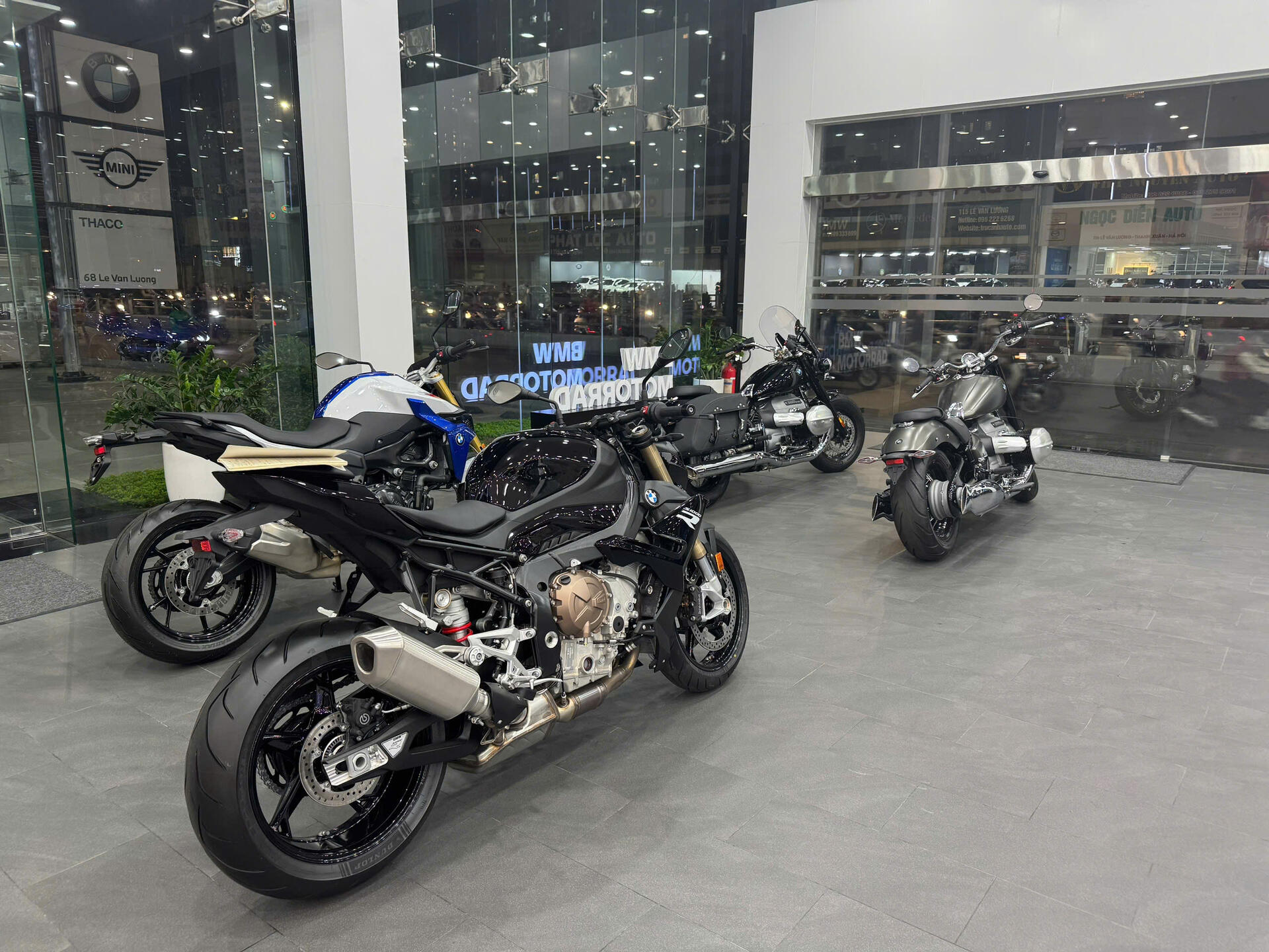 BMW Motorrad Lê Văn Lương