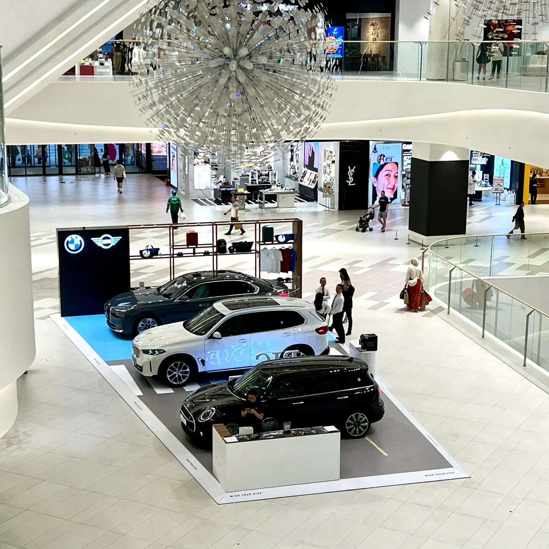 BMW Luxury Showcase tại Lotte Mall Tây Hồ – Hành trình trải nghiệm đỉnh cao cùng THACO AUTO BMW Hà Nội