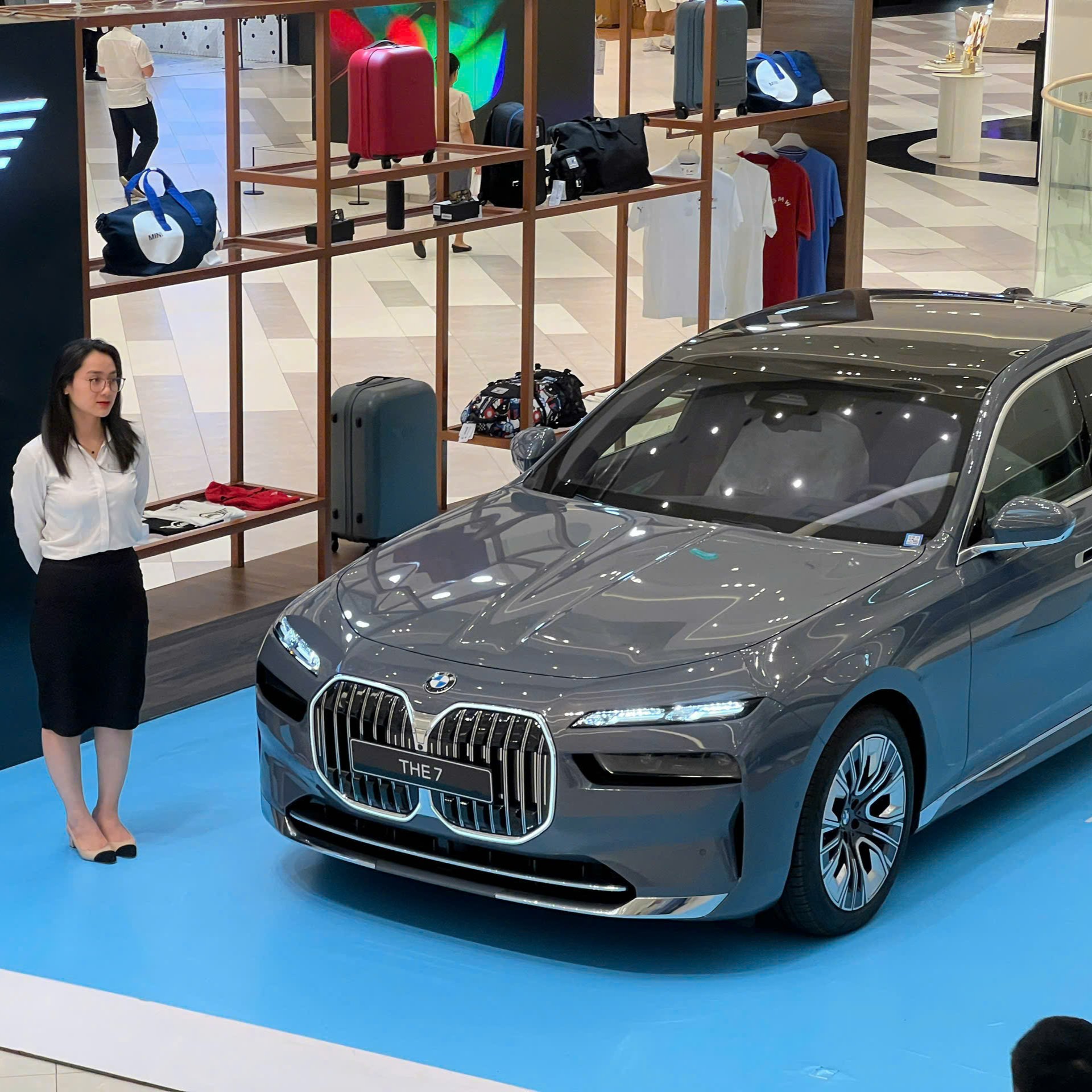 BMW 740i